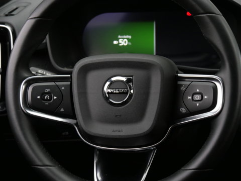 Volvo XC40 70kWh PLUS/ TREKHAAK/ ADAPTIVE CRUISE/ BLIS/ ELEKT. KLEP/ SOH 96%