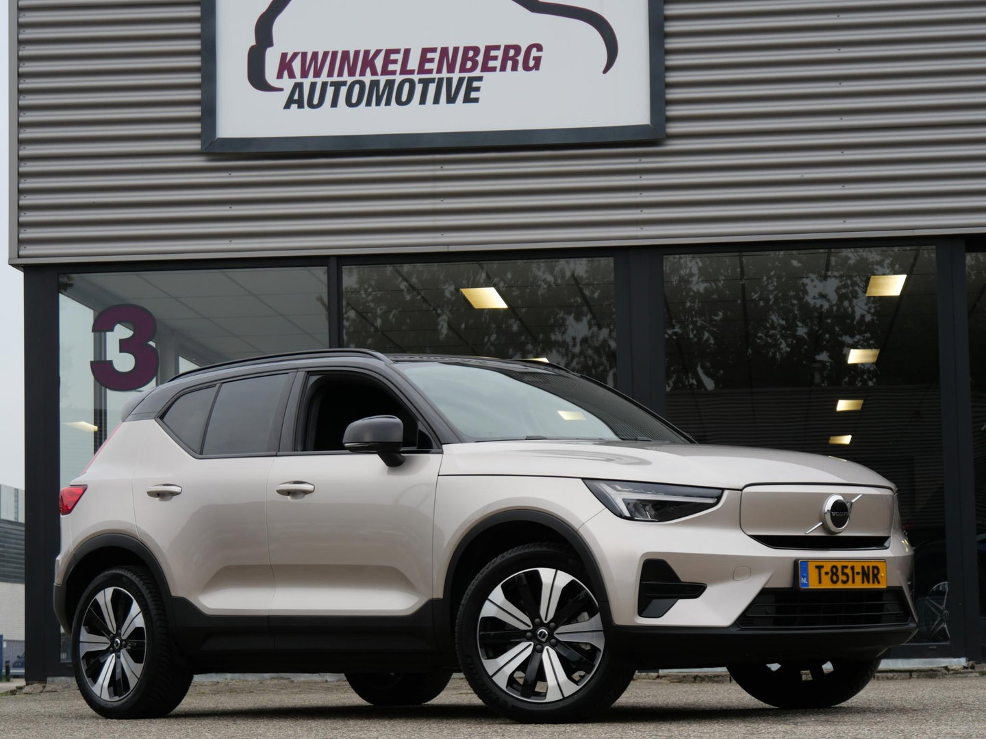 Volvo XC40 70kWh PLUS/ TREKHAAK/ ADAPTIVE CRUISE/ BLIS/ ELEKT. KLEP/ SOH 96%