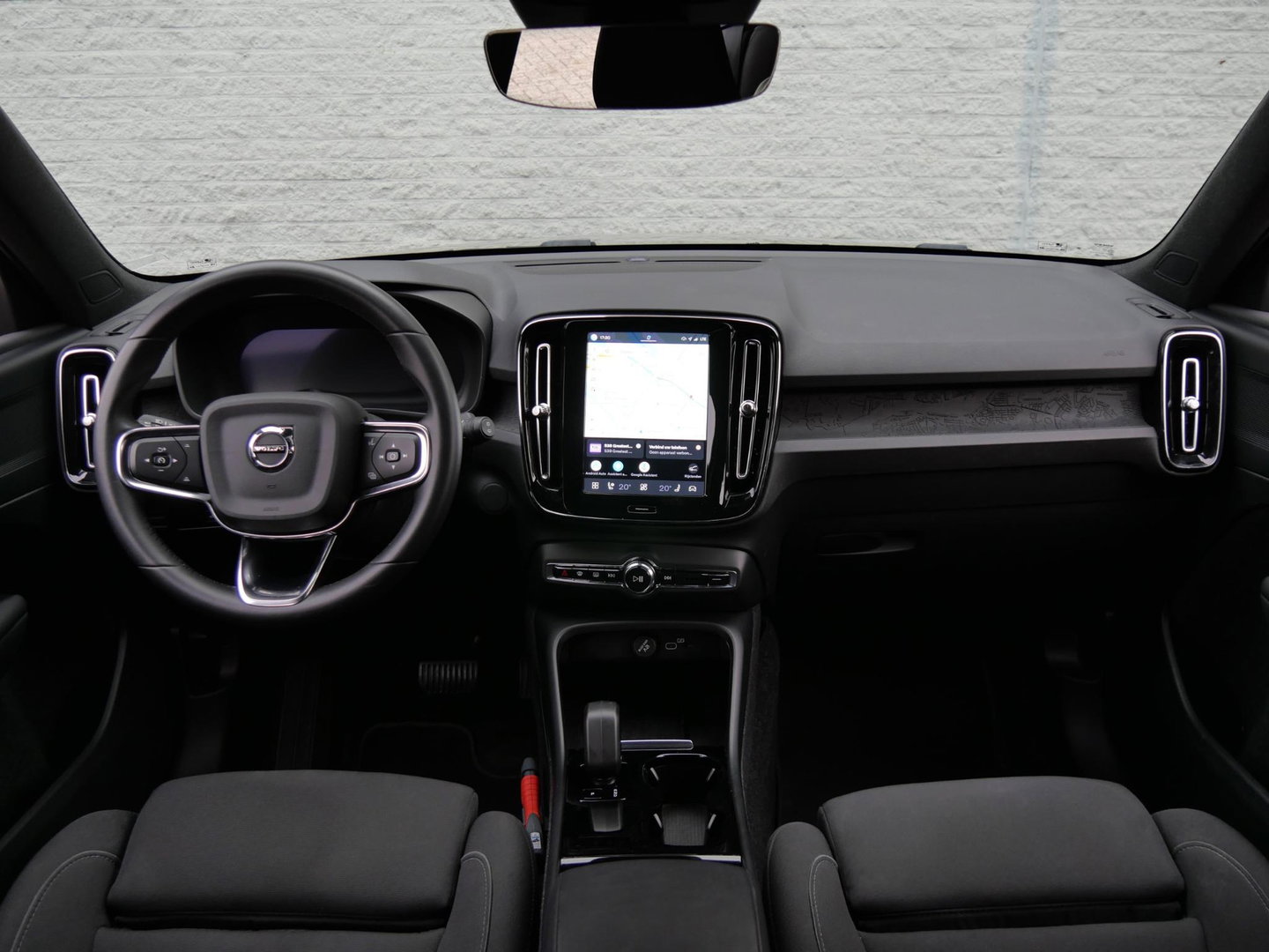 Volvo XC40 70kWh PLUS/ TREKHAAK/ ADAPTIVE CRUISE/ BLIS/ ELEKT. KLEP/ SOH 96%