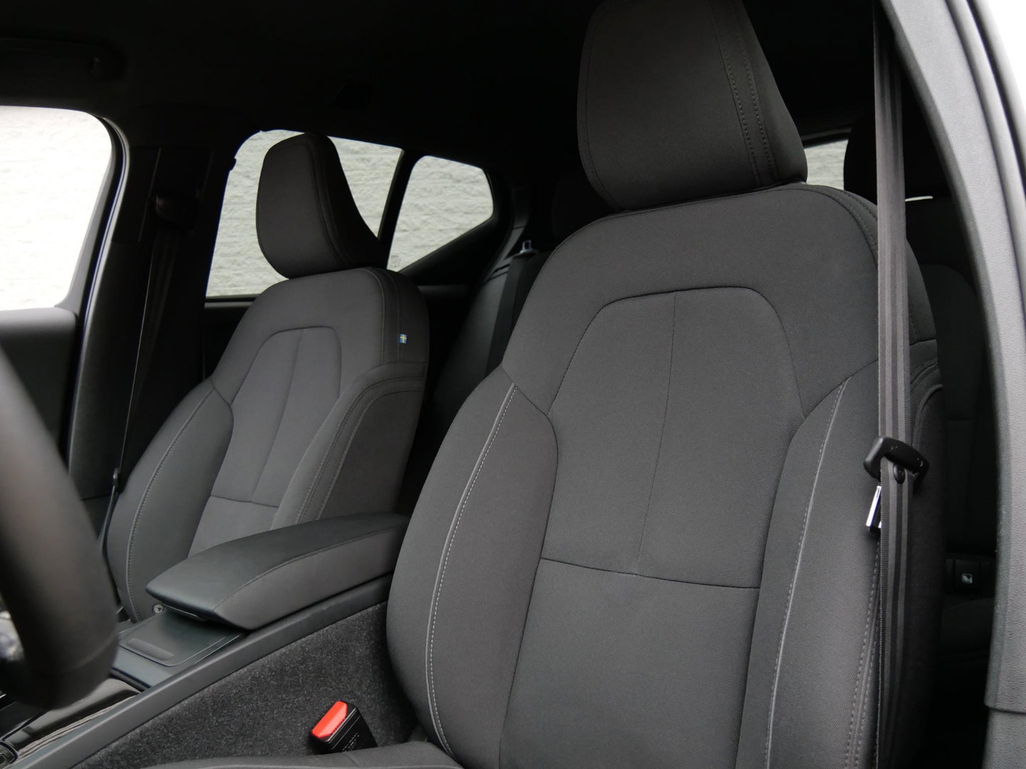 Volvo XC40 70kWh PLUS/ TREKHAAK/ ADAPTIVE CRUISE/ BLIS/ ELEKT. KLEP/ SOH 96%
