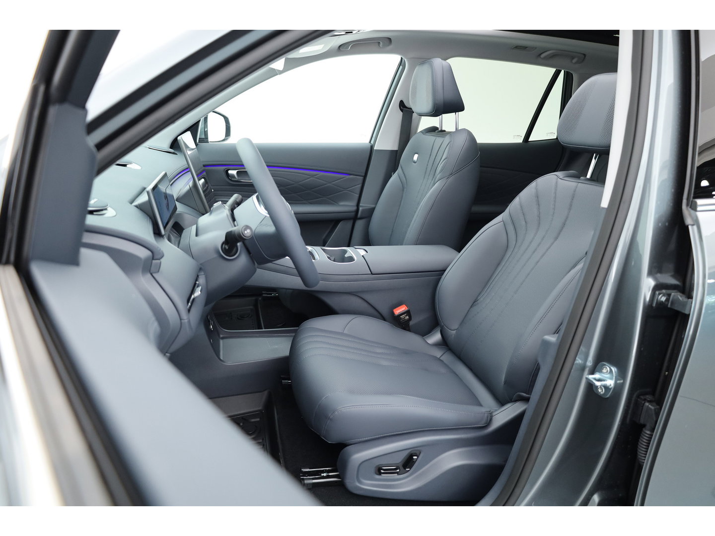 GEELY Starray EM-i 1.5 Max+ | Voorraad! | 29.8 kWh | 136 WLTP | 60 KW snellaadvermogen | 19'' | Flyme | Massage | Pano | Stoelverw. + Ventilatie