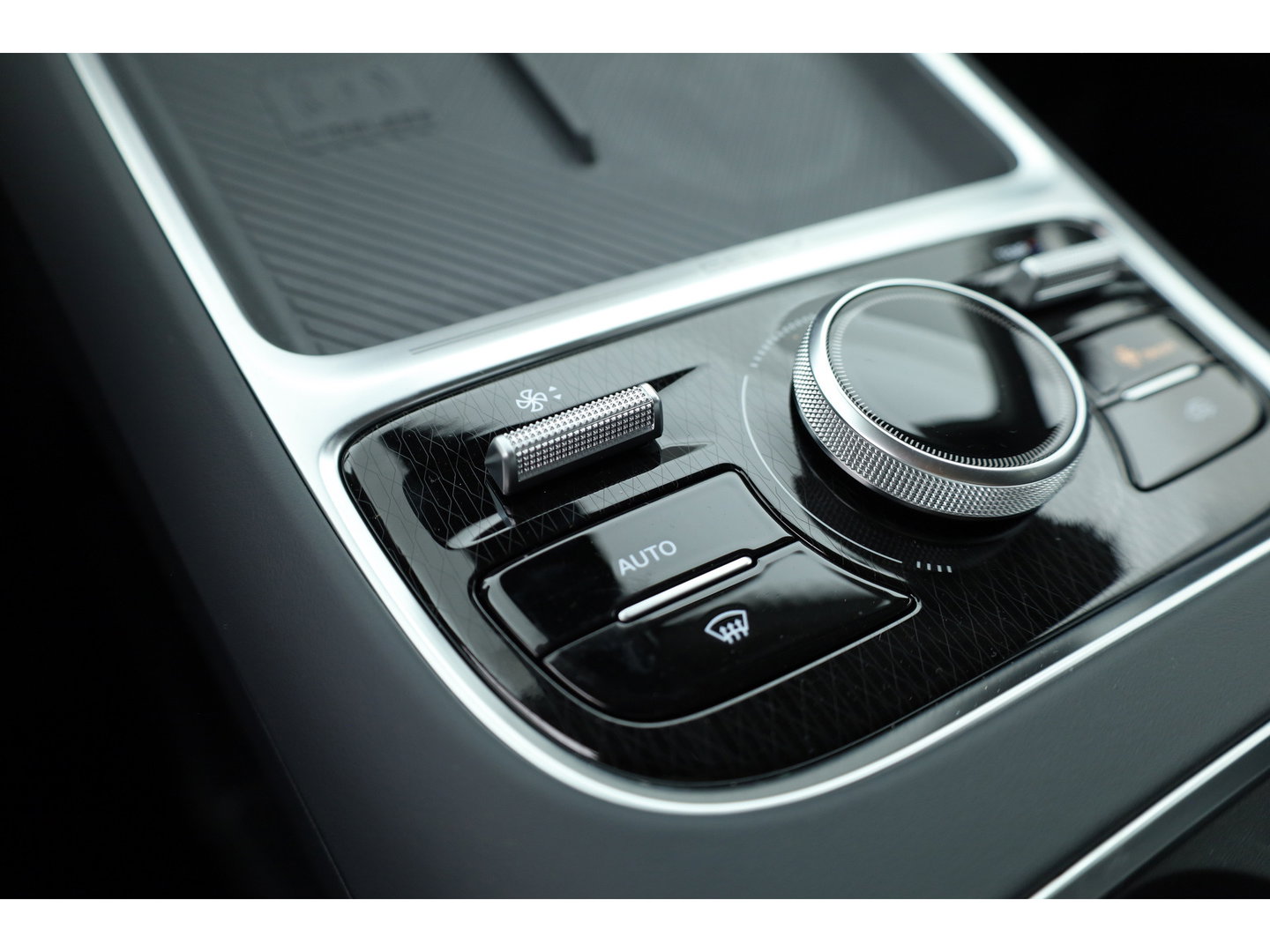 GEELY Starray EM-i 1.5 Max+ | Voorraad! | 29.8 kWh | 136 WLTP | 60 KW snellaadvermogen | 19'' | Flyme | Massage | Pano | Stoelverw. + Ventilatie