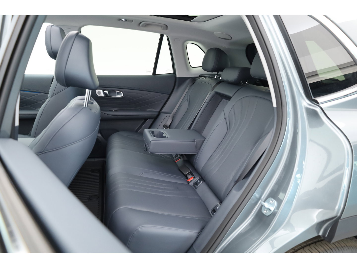 GEELY Starray EM-i 1.5 Max+ | Voorraad! | 29.8 kWh | 136 WLTP | 60 KW snellaadvermogen | 19'' | Flyme | Massage | Pano | Stoelverw. + Ventilatie