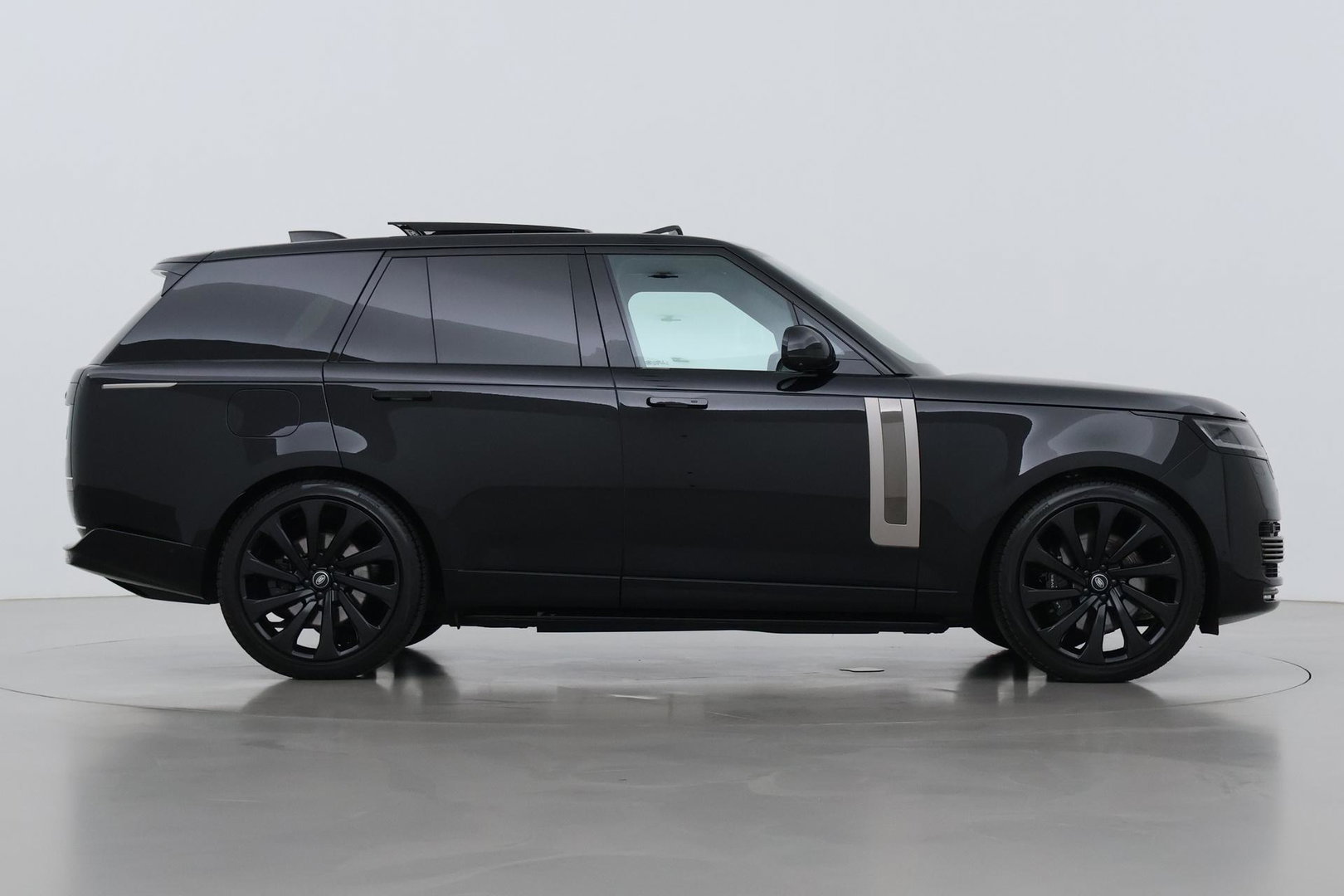 Land Rover Range Rover SV 3.0 P510e SV | Rear Seat Entertainment | Meridian Signature | 23 Inch | Koelbox | ClearSight | Massage