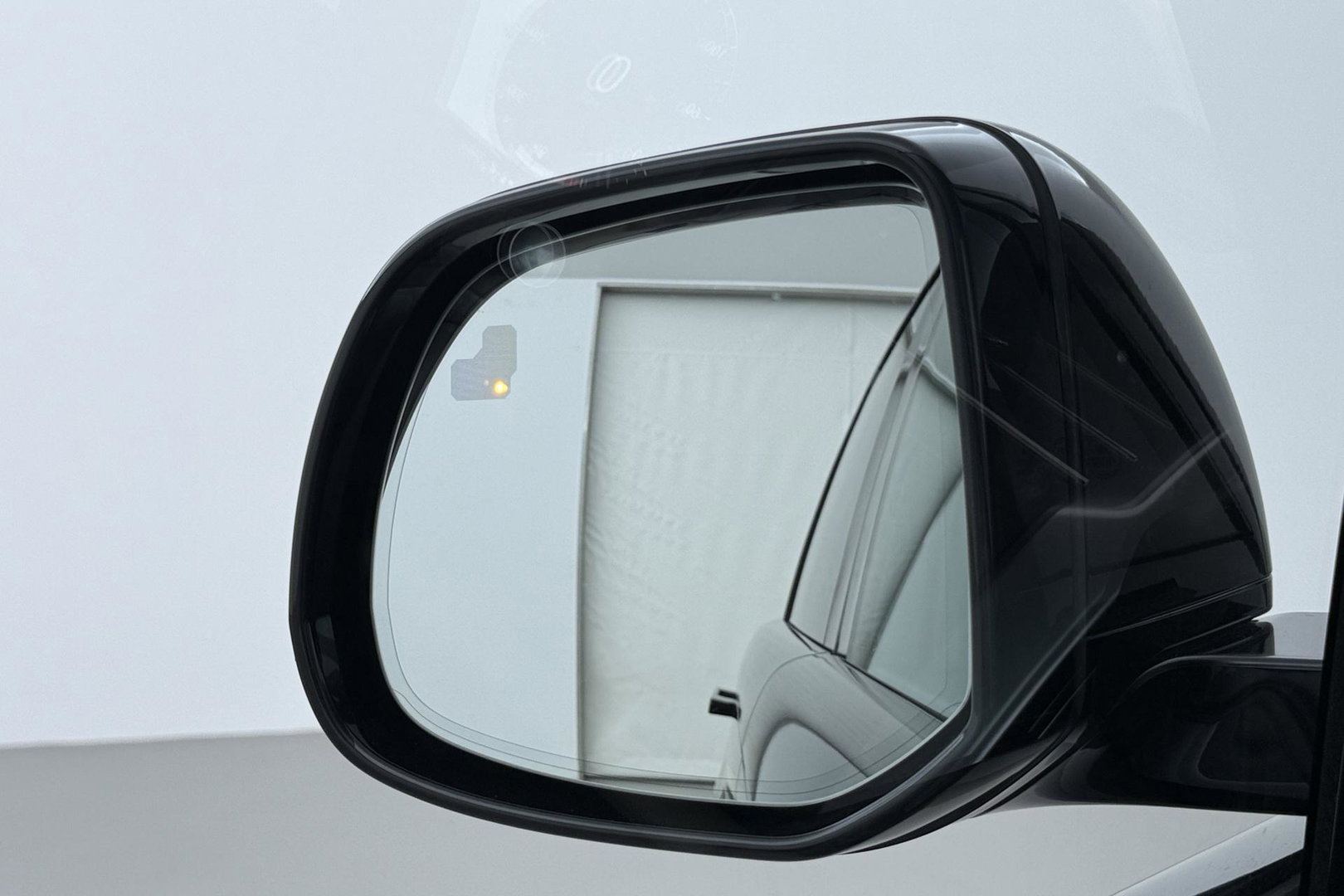 Land Rover Range Rover SV 3.0 P510e SV | Rear Seat Entertainment | Meridian Signature | 23 Inch | Koelbox | ClearSight | Massage