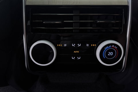 Land Rover Range Rover SV 3.0 P510e SV | Rear Seat Entertainment | Meridian Signature | 23 Inch | Koelbox | ClearSight | Massage
