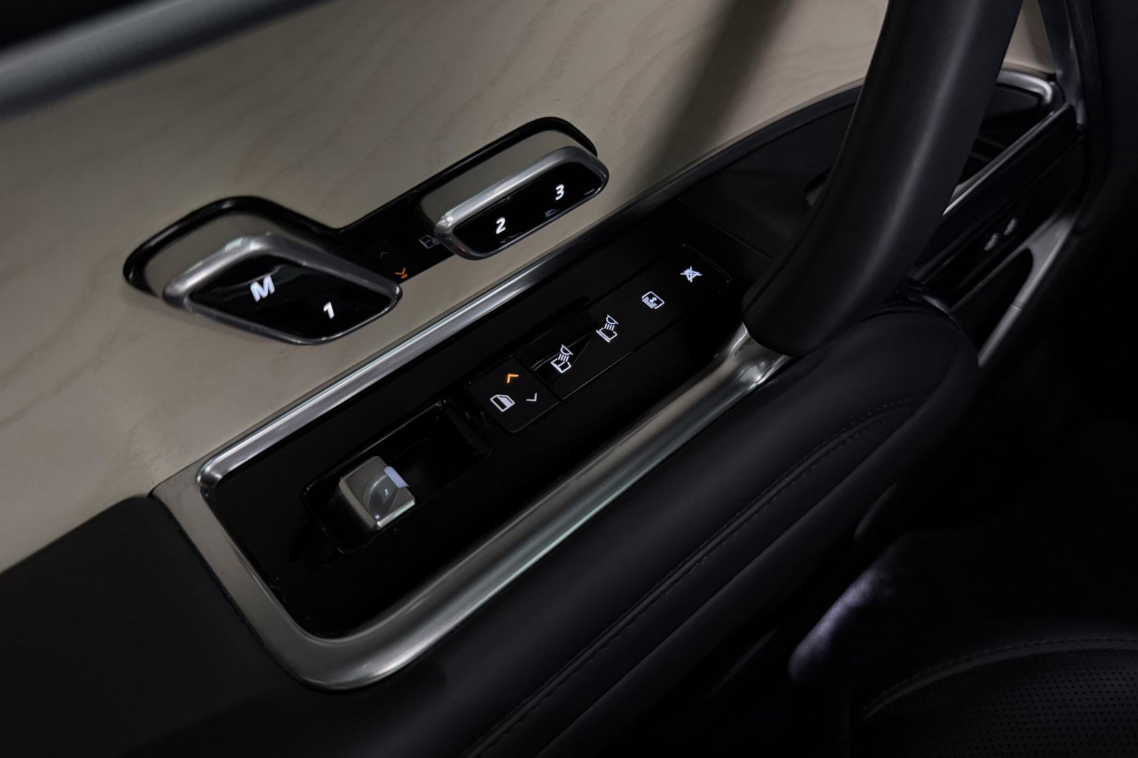Land Rover Range Rover SV 3.0 P510e SV | Rear Seat Entertainment | Meridian Signature | 23 Inch | Koelbox | ClearSight | Massage