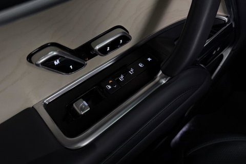 Land Rover Range Rover SV 3.0 P510e SV | Rear Seat Entertainment | Meridian Signature | 23 Inch | Koelbox | ClearSight | Massage