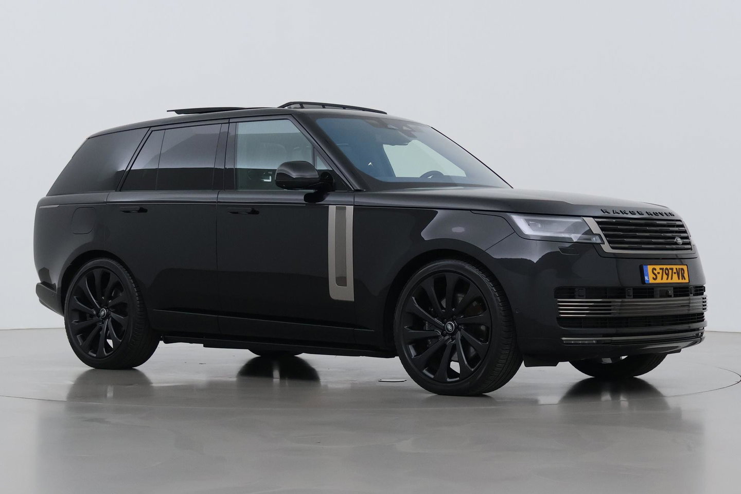 Land Rover Range Rover SV 3.0 P510e SV | Rear Seat Entertainment | Meridian Signature | 23 Inch | Koelbox | ClearSight | Massage