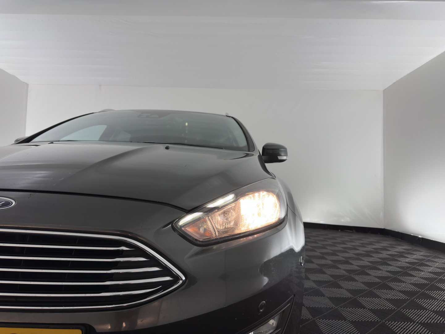 Ford FOCUS Wagon 1.5 TDCI Titanium (INCL.BTW) *NAVI-FULLMAP | HEATED-COMFORTSEATS | CAMERA | KEYLESS | PRIVACY-GLASS | ECC | PDC | CRUISE | 16''ALU*