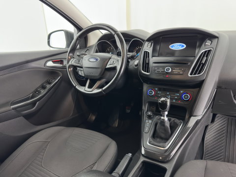 Ford FOCUS Wagon 1.5 TDCI Titanium (INCL.BTW) *NAVI-FULLMAP | HEATED-COMFORTSEATS | CAMERA | KEYLESS | PRIVACY-GLASS | ECC | PDC | CRUISE | 16''ALU*