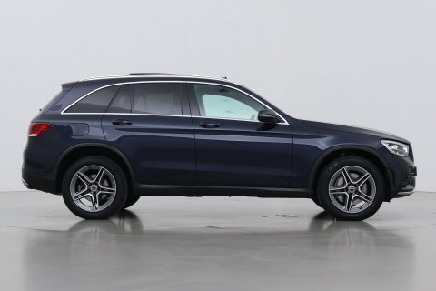 Mercedes-Benz GLC 300e 4MATIC Premium Plus | AMG Line | Panoramadak | 360° Camera | Trekhaak | Stoelverwarming | Dodehoekassistent | Keyless