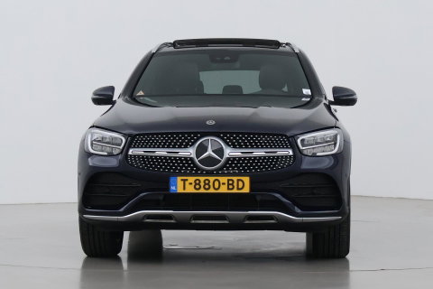 Mercedes-Benz GLC 300e 4MATIC Premium Plus | AMG Line | Panoramadak | 360° Camera | Trekhaak | Stoelverwarming | Dodehoekassistent | Keyless