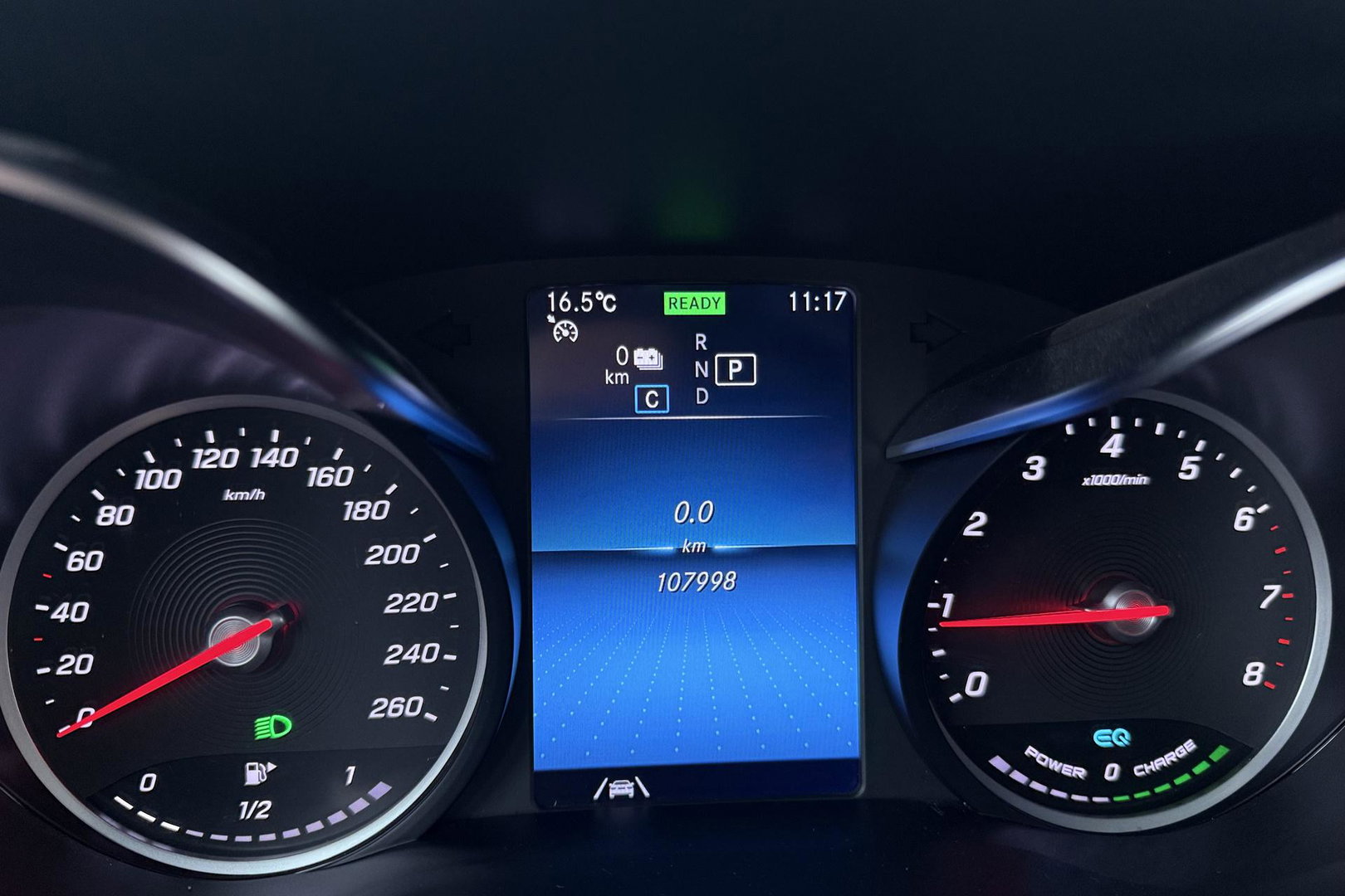 Mercedes-Benz GLC 300e 4MATIC Premium Plus | AMG Line | Panoramadak | 360° Camera | Trekhaak | Stoelverwarming | Dodehoekassistent | Keyless