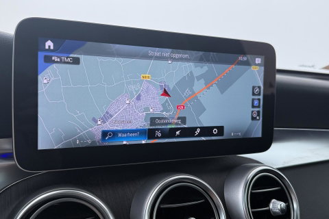 Mercedes-Benz GLC 300e 4MATIC Premium Plus | AMG Line | Panoramadak | 360° Camera | Trekhaak | Stoelverwarming | Dodehoekassistent | Keyless