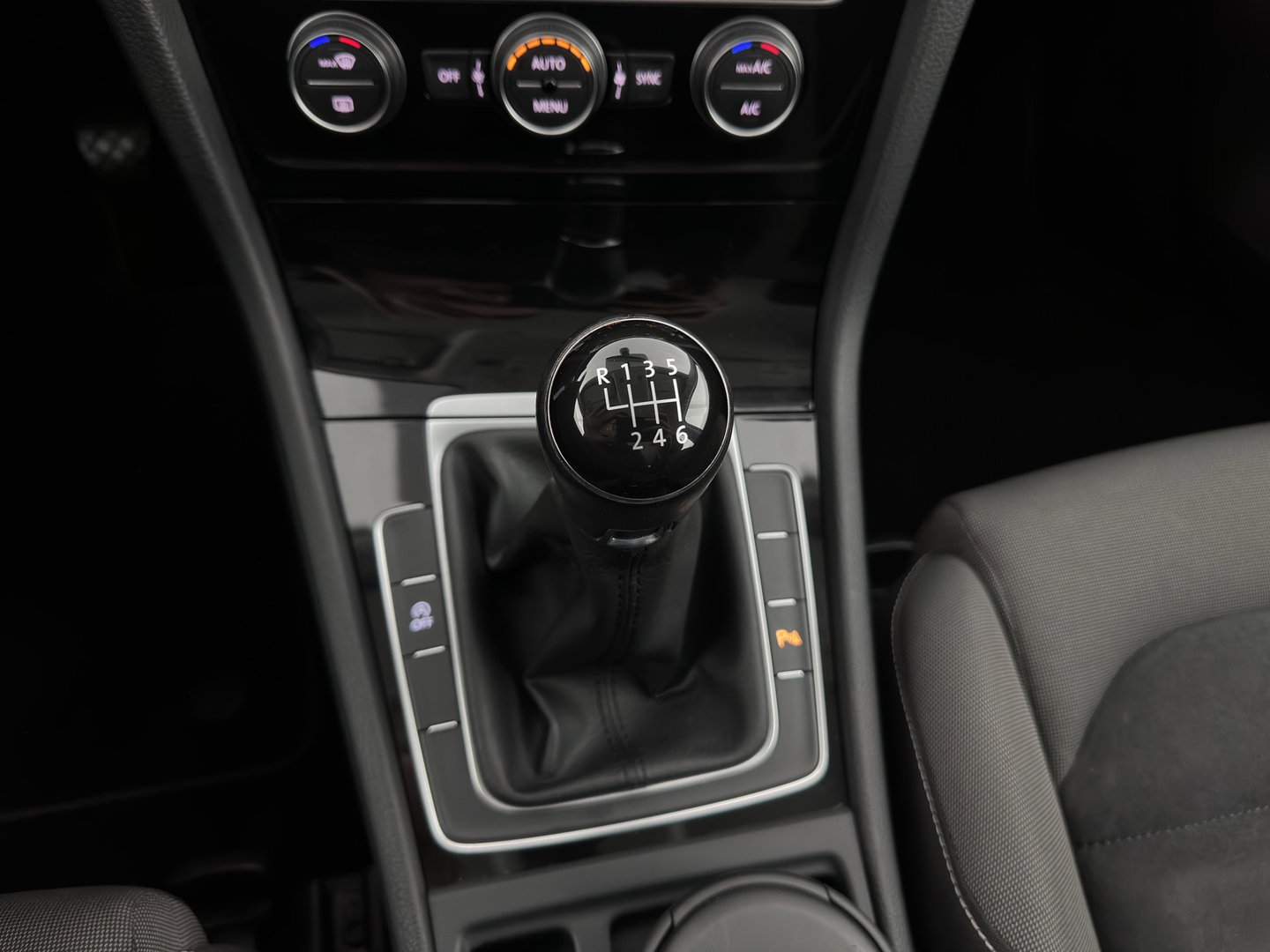 Volkswagen Golf 1.4 TSI ACT Highline *XENON | HEATED-SPORTSEATS | CAMERA | NAVI-FULLMAP | ECC | PDC | CRUISE | 17''ALU*