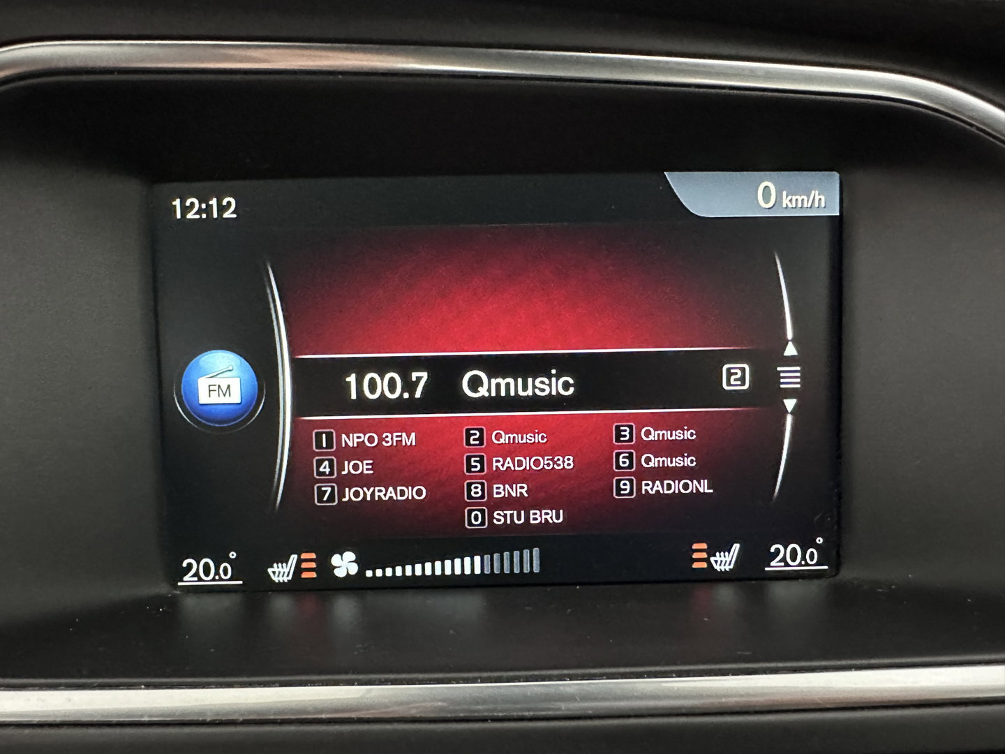 Volvo V40 2.0 D2 R-Design Business *LEATHER-MICROFIBRE | XENON | NAVI-FULLMAP | HEATED-SPORTSEATS | PRIVACY-GLASS | ECC | PDC | CRUISE | PREMIUM-AUDIO | 18''ALU | TOWBAR*