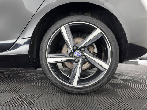 Volvo V40 2.0 D2 R-Design Business *LEATHER-MICROFIBRE | XENON | NAVI-FULLMAP | HEATED-SPORTSEATS | PRIVACY-GLASS | ECC | PDC | CRUISE | PREMIUM-AUDIO | 18''ALU | TOWBAR*