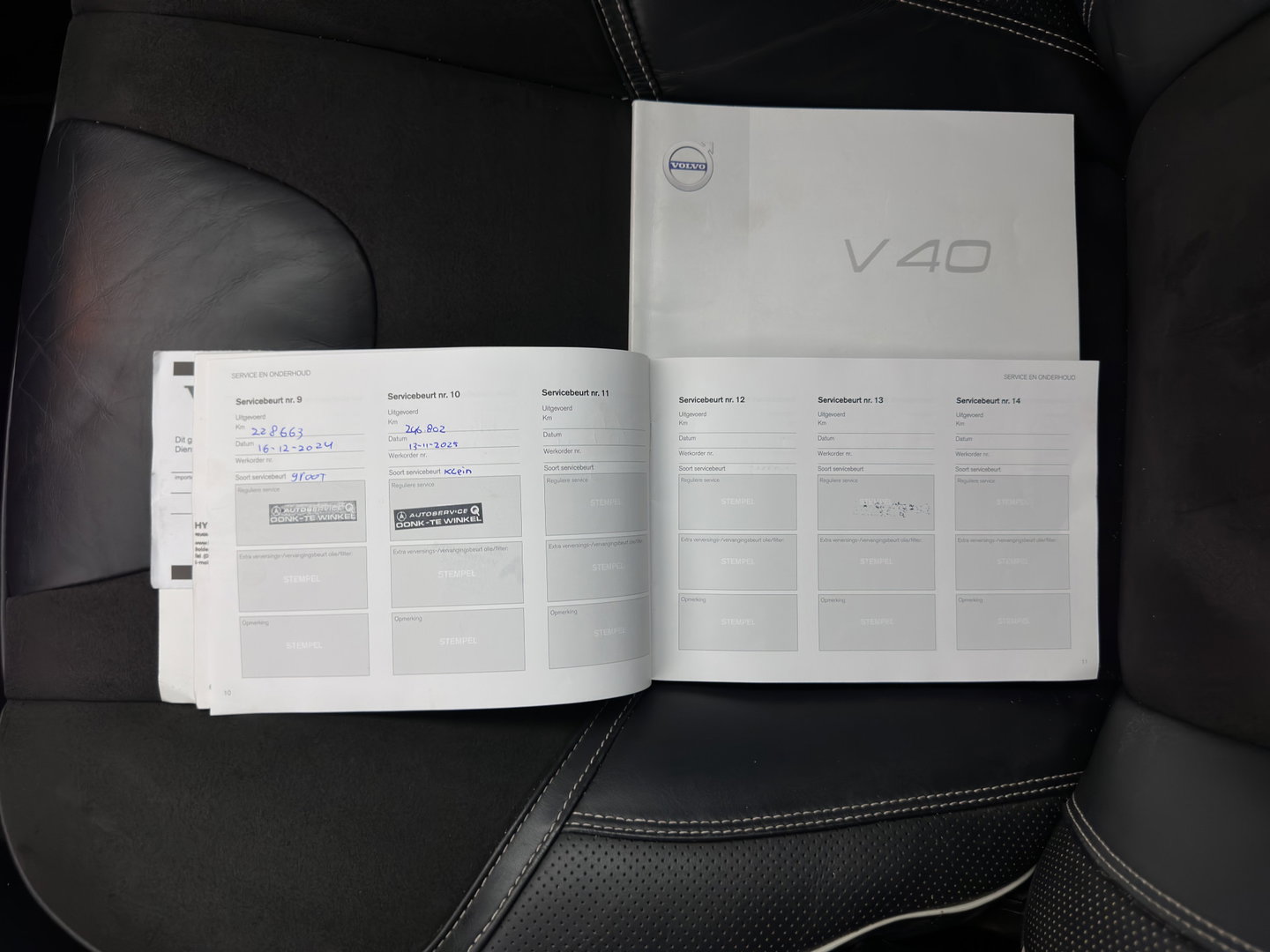 Volvo V40 2.0 D2 R-Design Business *LEATHER-MICROFIBRE | XENON | NAVI-FULLMAP | HEATED-SPORTSEATS | PRIVACY-GLASS | ECC | PDC | CRUISE | PREMIUM-AUDIO | 18''ALU | TOWBAR*