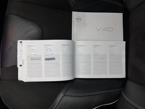 Volvo V40 2.0 D2 R-Design Business *LEATHER-MICROFIBRE | XENON | NAVI-FULLMAP | HEATED-SPORTSEATS | PRIVACY-GLASS | ECC | PDC | CRUISE | PREMIUM-AUDIO | 18''ALU | TOWBAR*