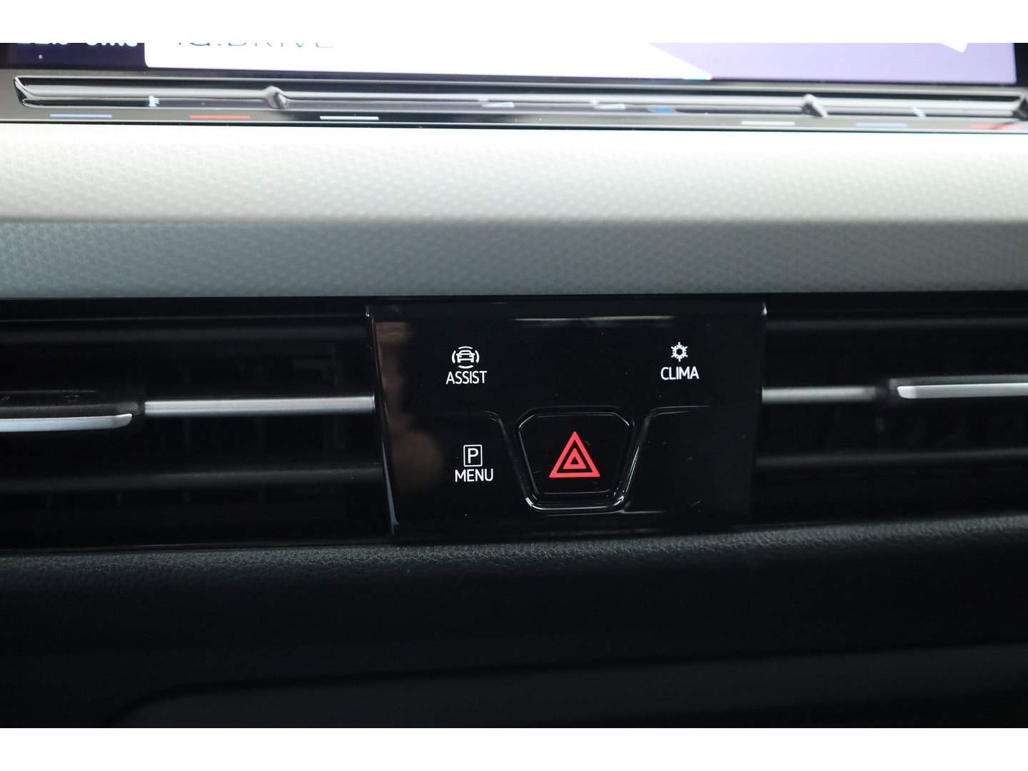 Volkswagen Golf 1.0 TSI Life | Rijklaar! | Dig. Cockpit | Camera | PDC V+A | Apple CarPlay | Stoel- Stuurverw. | All Season