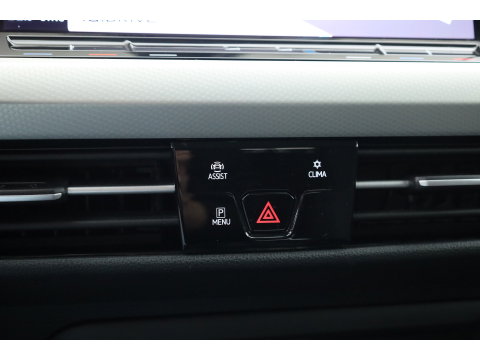 Volkswagen Golf 1.0 TSI Life | Rijklaar! | Dig. Cockpit | Camera | PDC V+A | Apple CarPlay | Stoel- Stuurverw. | All Season