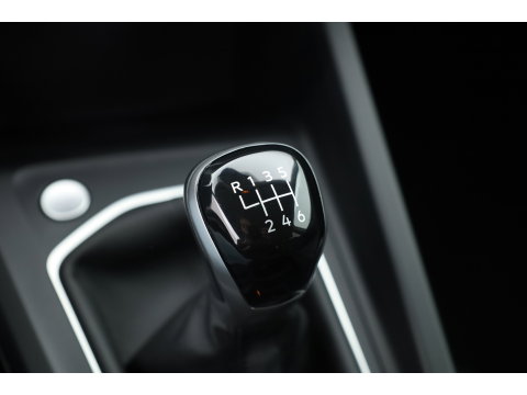 Volkswagen Golf 1.0 TSI Life | Rijklaar! | Dig. Cockpit | Camera | PDC V+A | Apple CarPlay | Stoel- Stuurverw. | All Season