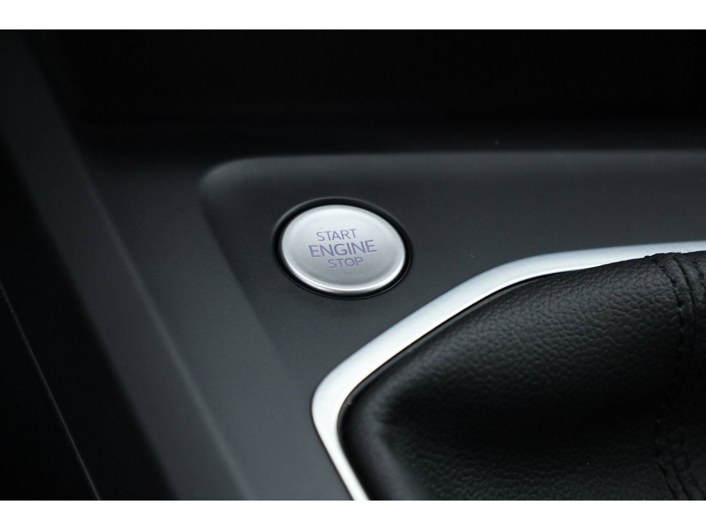 Volkswagen Golf 1.0 TSI Life | Rijklaar! | Dig. Cockpit | Camera | PDC V+A | Apple CarPlay | Stoel- Stuurverw. | All Season