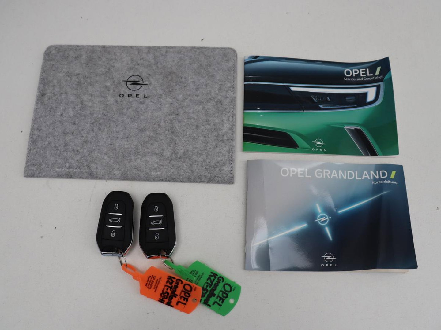 Opel Grandland 1.2 Turbo Hybrid GS | Trekhaak | Stoelverwarming | LED | Head-Up | Apple Carplay |