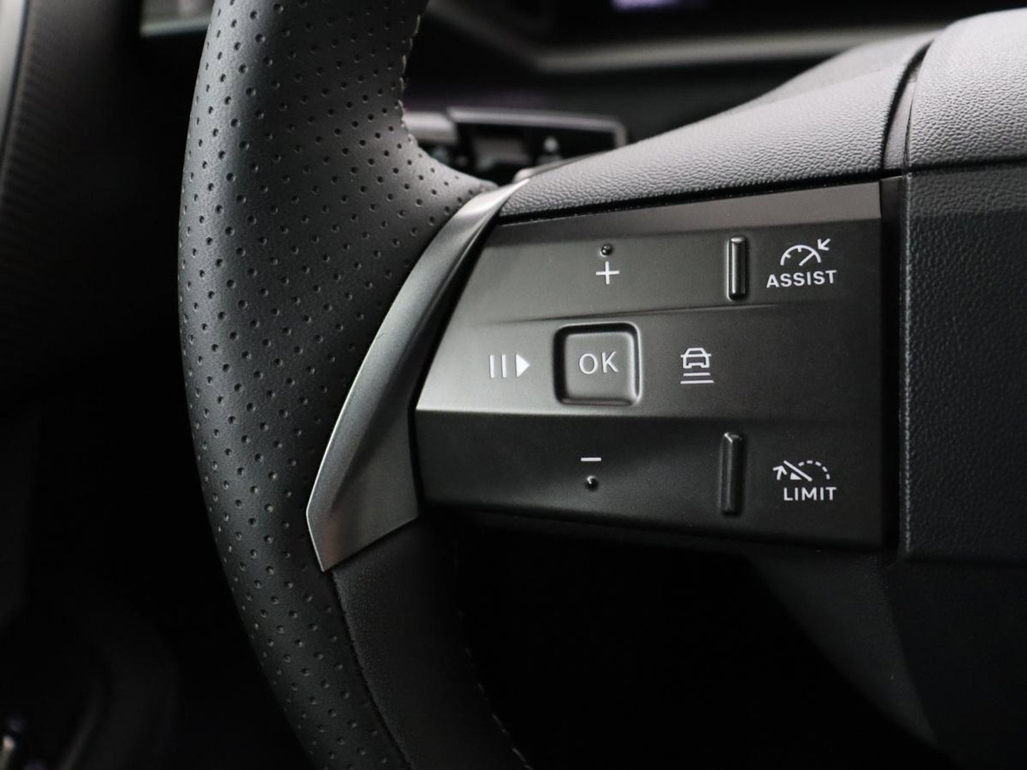 Opel Grandland 1.2 Turbo Hybrid GS | Trekhaak | Stoelverwarming | LED | Head-Up | Apple Carplay |