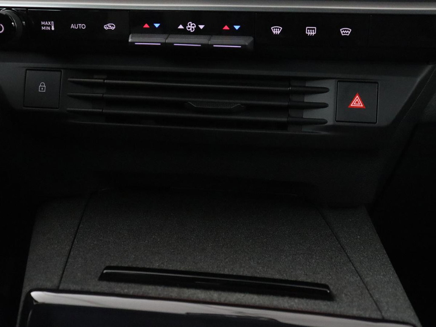 Opel Grandland 1.2 Turbo Hybrid GS | Trekhaak | Stoelverwarming | LED | Head-Up | Apple Carplay |