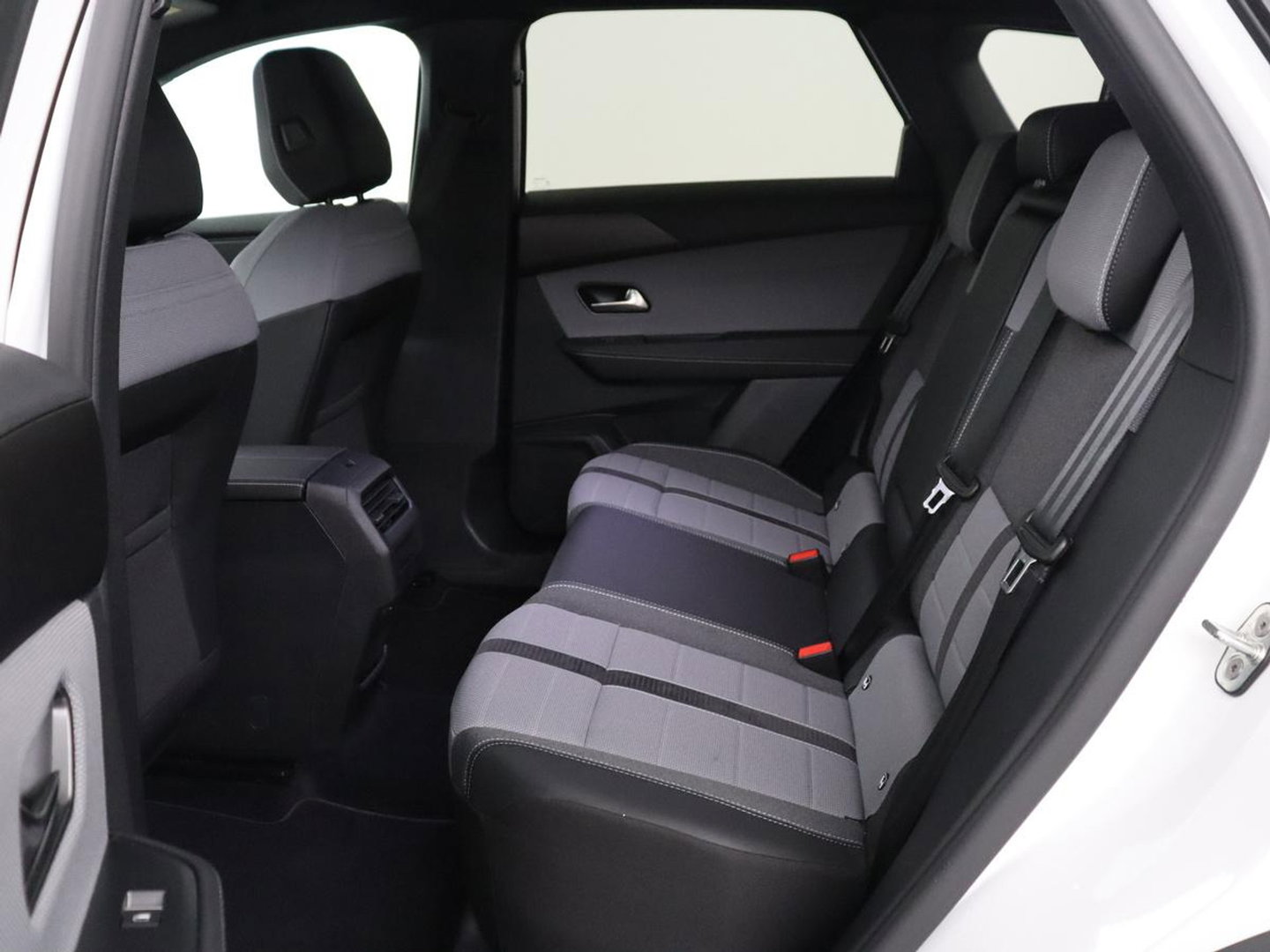 Opel Grandland 1.2 Turbo Hybrid GS | Trekhaak | Stoelverwarming | LED | Head-Up | Apple Carplay |