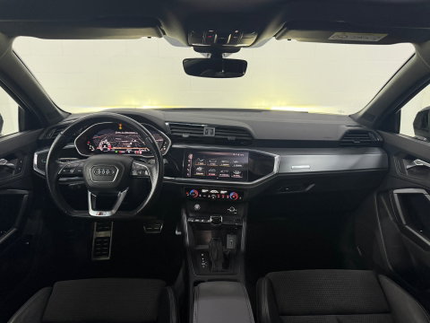 Audi Q3 Sportback 35 TFSI S Edition*Pano*Camera*Stoelverwarming*