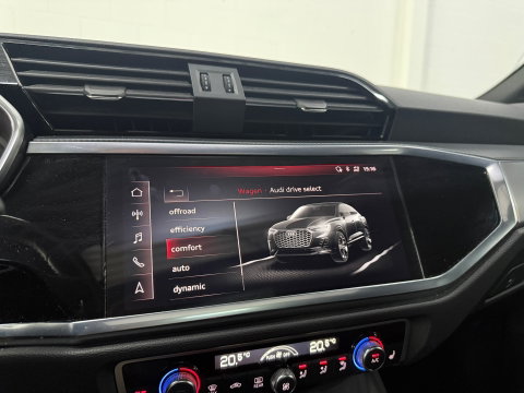 Audi Q3 Sportback 35 TFSI S Edition*Pano*Camera*Stoelverwarming*
