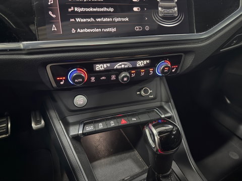Audi Q3 Sportback 35 TFSI S Edition*Pano*Camera*Stoelverwarming*