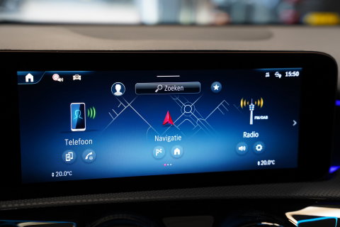 Mercedes-Benz A-Klasse 250 e Star Edition LIMITED ACC PDC Panoramadak Sfeerverlichting AMG NAP