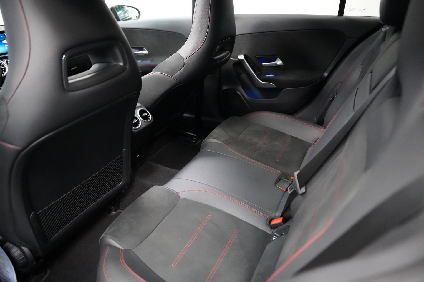 Mercedes-Benz A-Klasse 250 e Star Edition LIMITED ACC PDC Panoramadak Sfeerverlichting AMG NAP