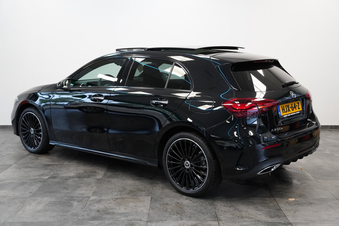 Mercedes-Benz A-Klasse 250 e Star Edition LIMITED ACC PDC Panoramadak Sfeerverlichting AMG NAP
