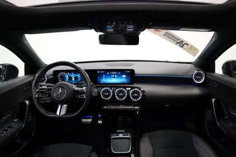Mercedes-Benz A-Klasse 250 e Star Edition LIMITED ACC PDC Panoramadak Sfeerverlichting AMG NAP