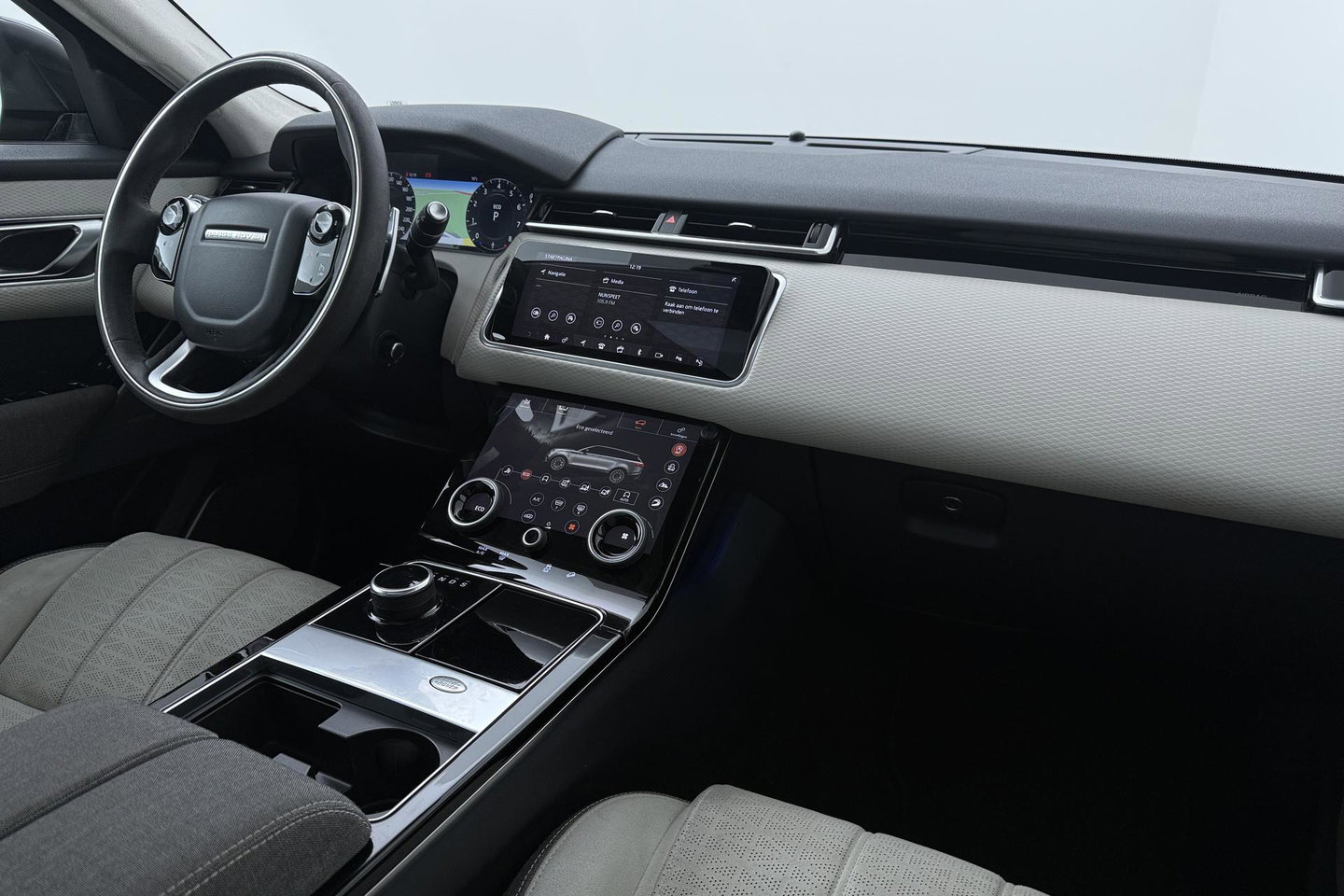 Land Rover Range Rover Velar 2.0 I4 Turbo AWD SE | Meridian Signature | Panoramadak | 360° Camera | Head-Up | Stoelventilatie+Massage | ACC | 22 Inch