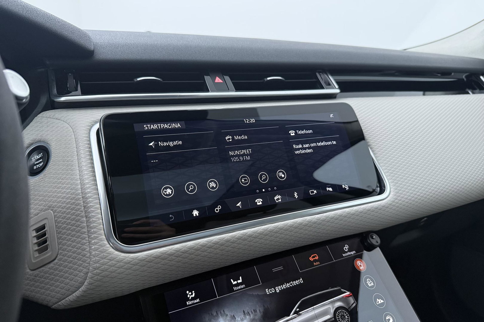 Land Rover Range Rover Velar 2.0 I4 Turbo AWD SE | Meridian Signature | Panoramadak | 360° Camera | Head-Up | Stoelventilatie+Massage | ACC | 22 Inch