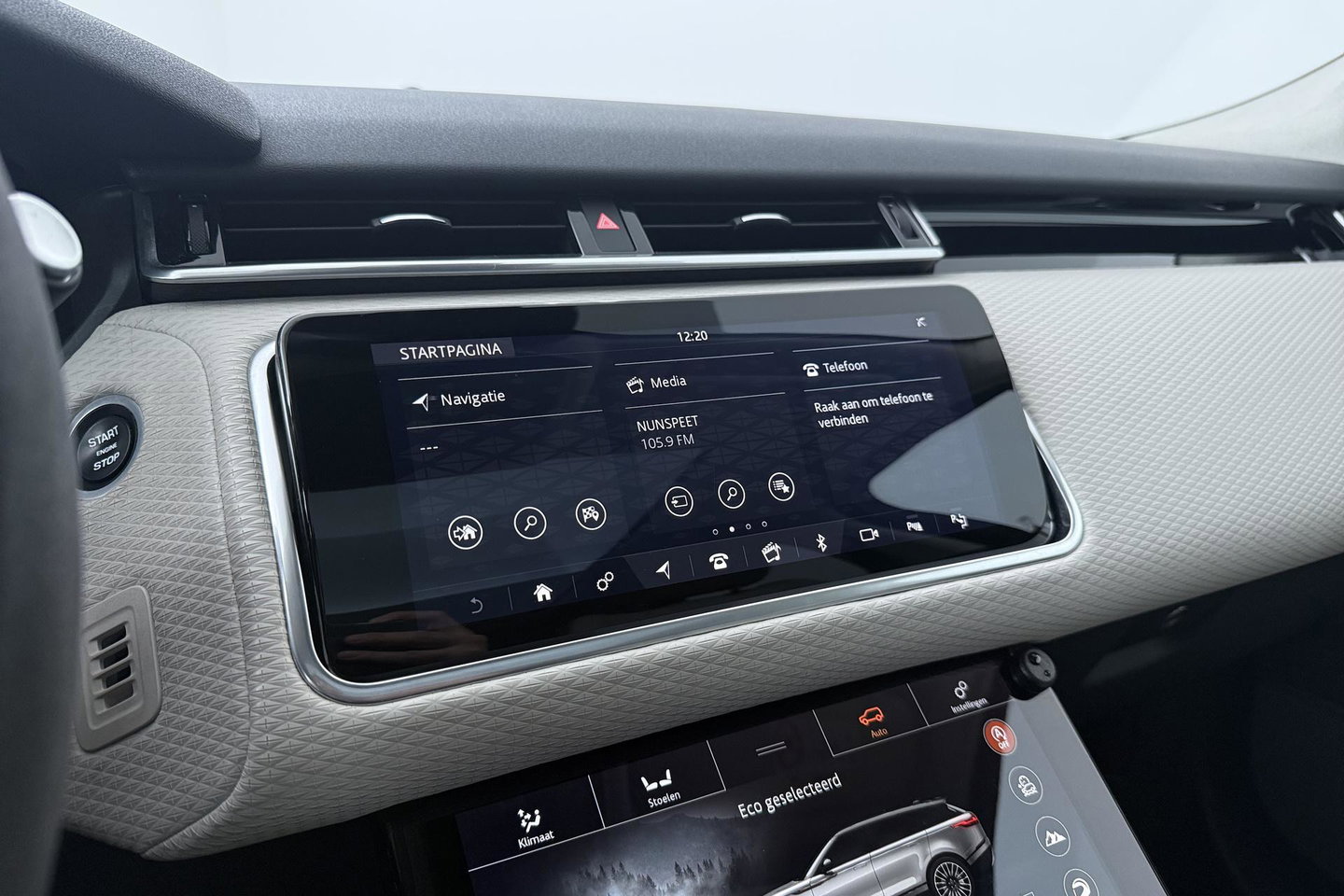 Land Rover Range Rover Velar 2.0 I4 Turbo AWD SE | Meridian Signature | Panoramadak | 360° Camera | Head-Up | Stoelventilatie+Massage | ACC | 22 Inch