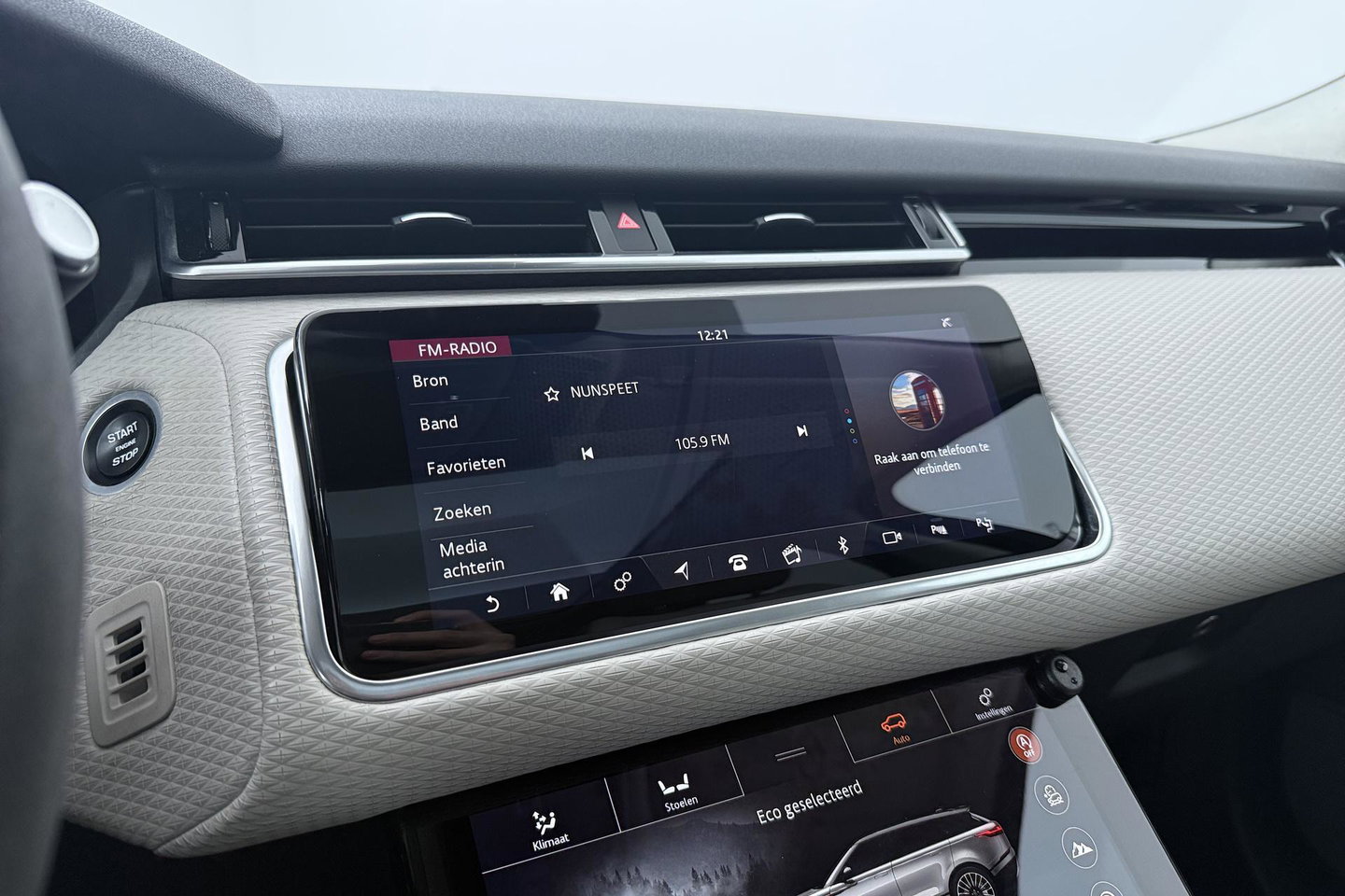 Land Rover Range Rover Velar 2.0 I4 Turbo AWD SE | Meridian Signature | Panoramadak | 360° Camera | Head-Up | Stoelventilatie+Massage | ACC | 22 Inch