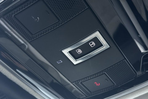 Land Rover Range Rover Velar 2.0 I4 Turbo AWD SE | Meridian Signature | Panoramadak | 360° Camera | Head-Up | Stoelventilatie+Massage | ACC | 22 Inch