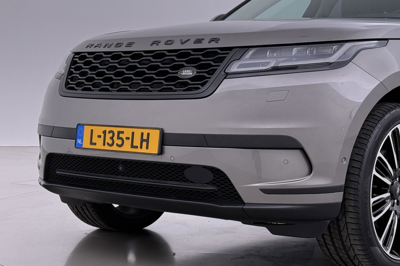 Land Rover Range Rover Velar 2.0 I4 Turbo AWD SE | Meridian Signature | Panoramadak | 360° Camera | Head-Up | Stoelventilatie+Massage | ACC | 22 Inch