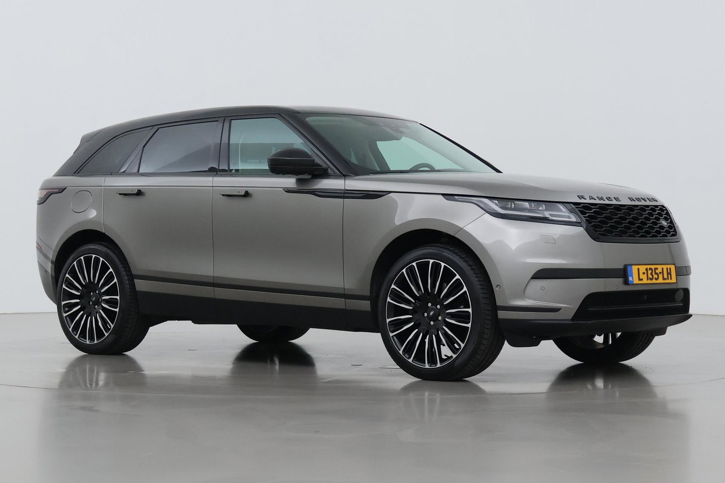 Land Rover Range Rover Velar 2.0 I4 Turbo AWD SE | Meridian Signature | Panoramadak | 360° Camera | Head-Up | Stoelventilatie+Massage | ACC | 22 Inch