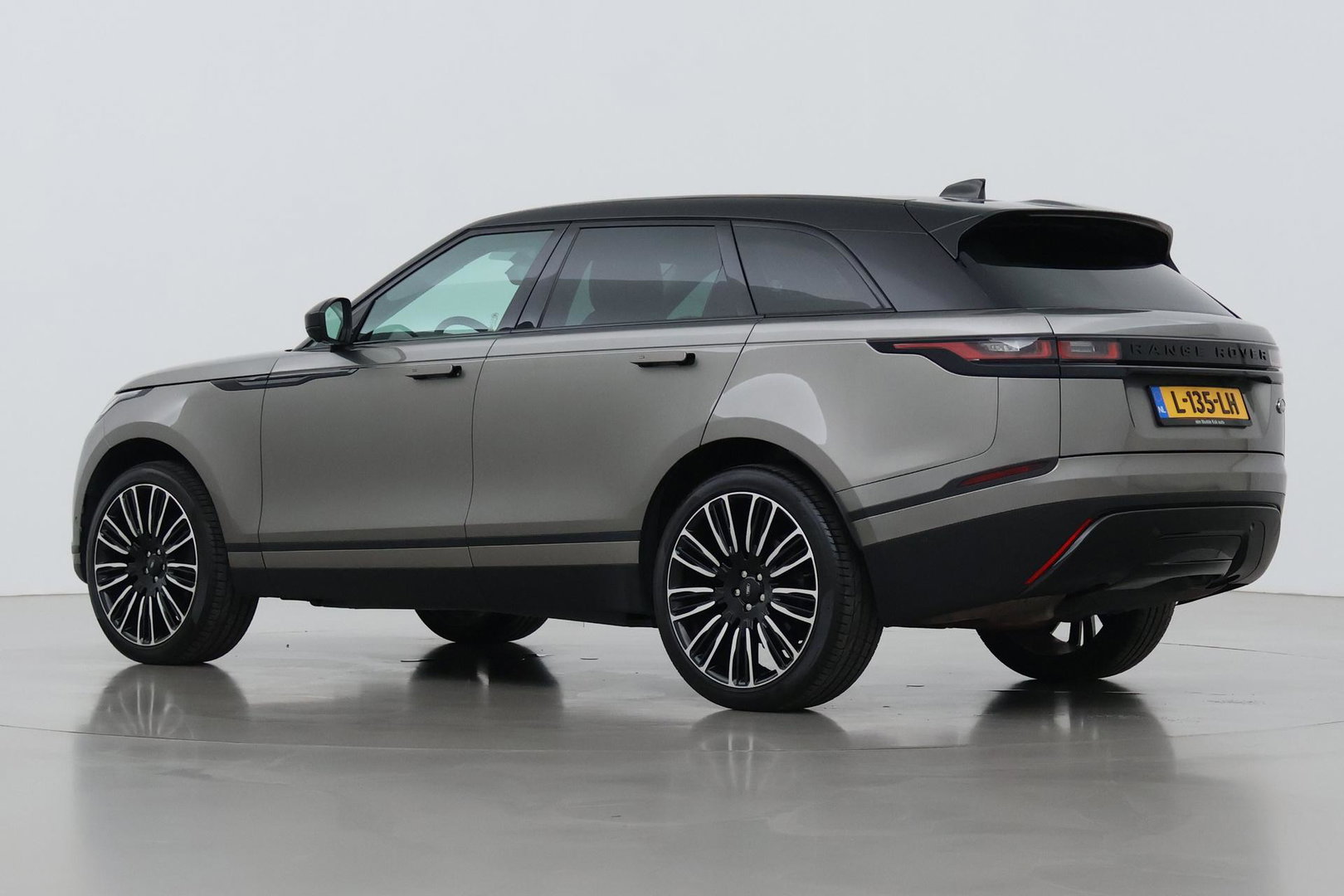 Land Rover Range Rover Velar 2.0 I4 Turbo AWD SE | Meridian Signature | Panoramadak | 360° Camera | Head-Up | Stoelventilatie+Massage | ACC | 22 Inch
