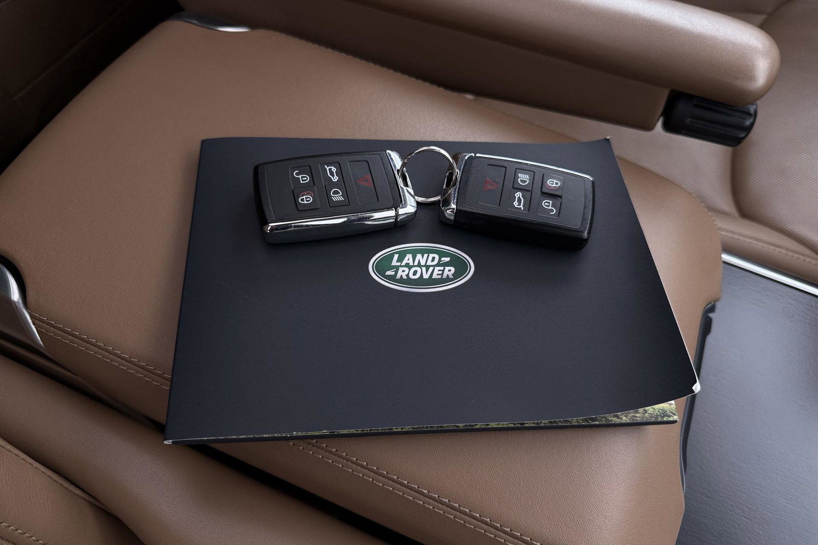 Land Rover Range Rover 3.0 P400 HSE | Meridian 3D Surround | ClearSight | Panoramadak | 360° Camera | Trekhaak | Head-Up | Stoelventilatie V+A | 22 Inch