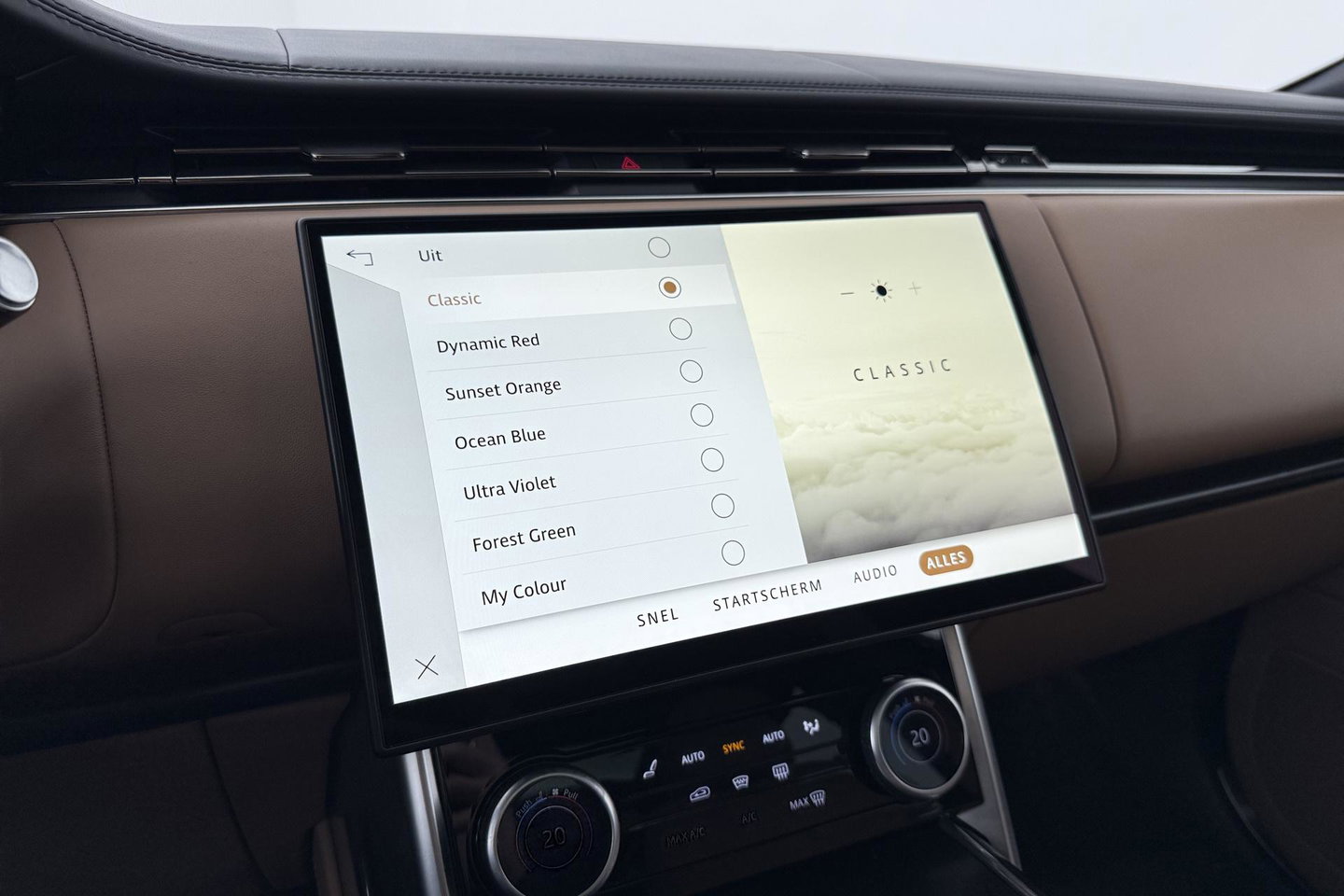 Land Rover Range Rover 3.0 P400 HSE | Meridian 3D Surround | ClearSight | Panoramadak | 360° Camera | Trekhaak | Head-Up | Stoelventilatie V+A | 22 Inch