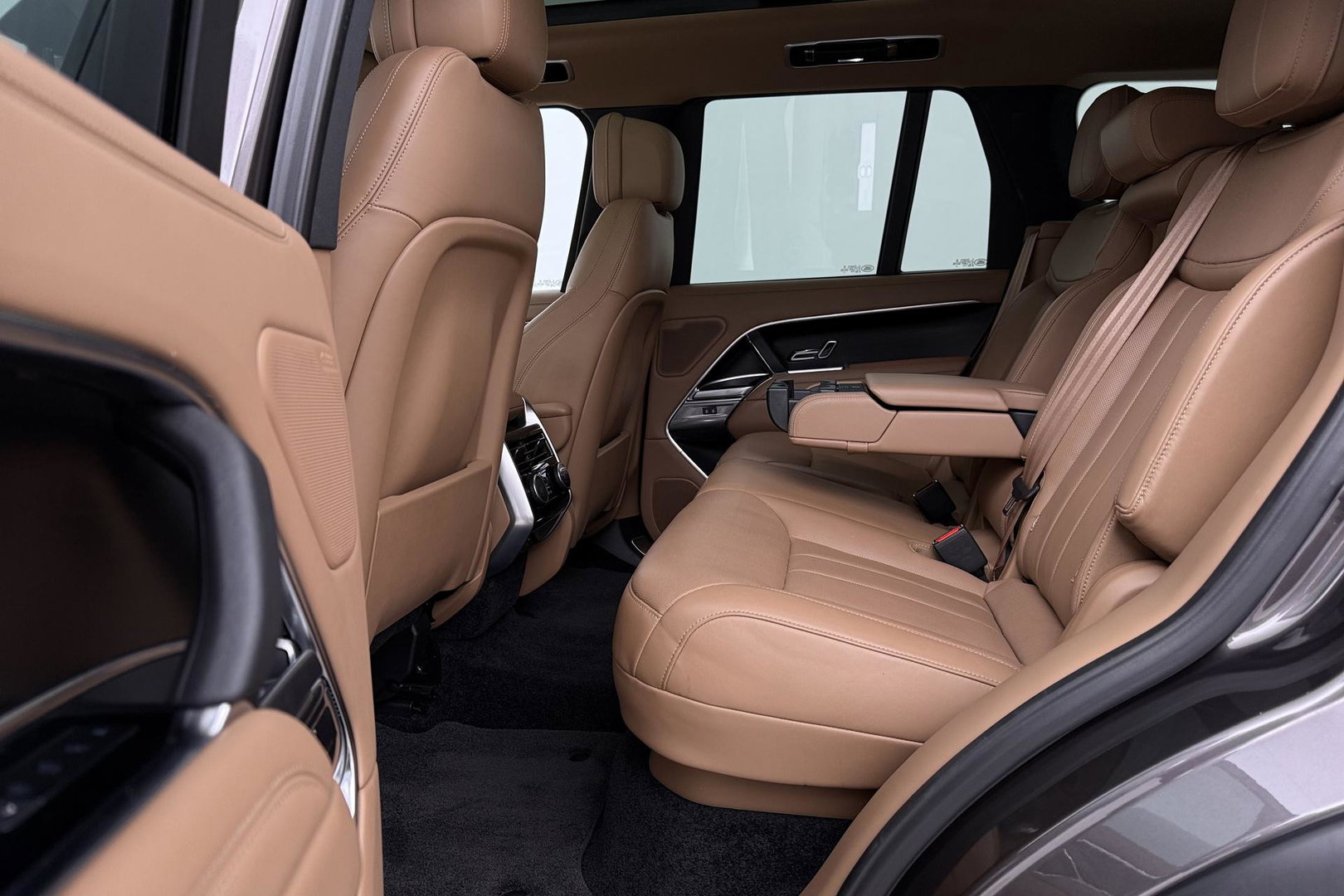 Land Rover Range Rover 3.0 P400 HSE | Meridian 3D Surround | ClearSight | Panoramadak | 360° Camera | Trekhaak | Head-Up | Stoelventilatie V+A | 22 Inch